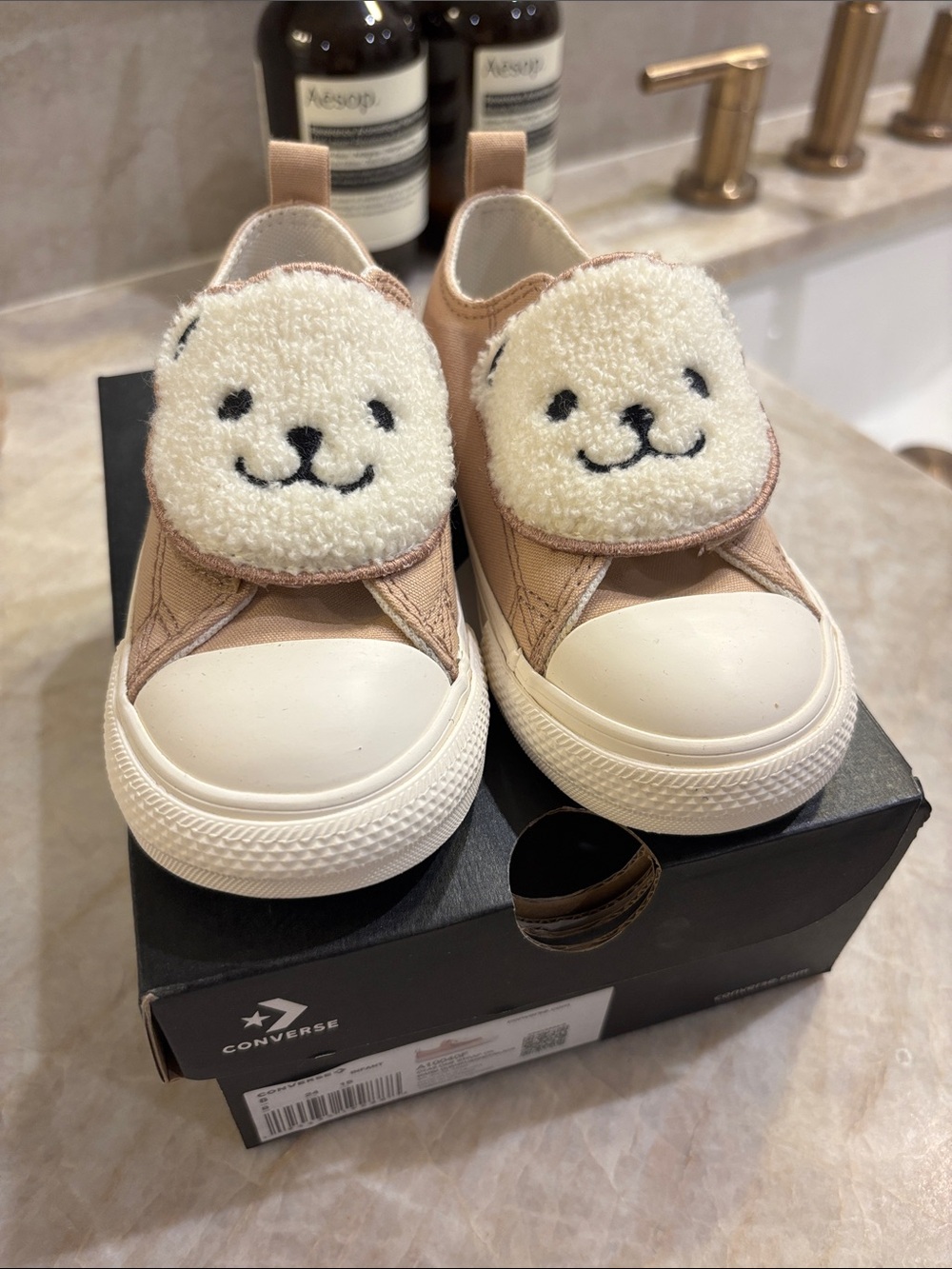 Converse Kids Beige Velcro Sneakers with Cream Plush Bear KIDS SZ 8